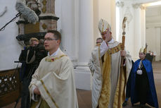 Aussendung der Sternsinger im Hohen Dom zu Fulda (Foto: Karl-Franz Thiede)